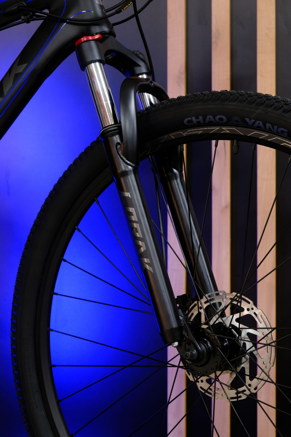 LORAK Sel 8900 HD NEW Матовый Чёрный/Синий рама 19 (на рост 171-182)